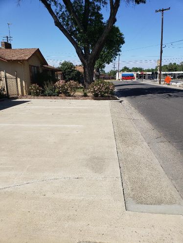 1321 Paradise Ln, Los Banos, CA 93635
